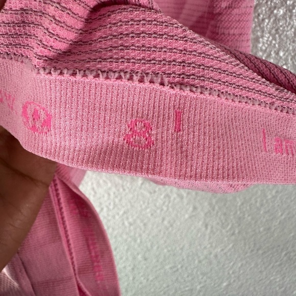Lululemon Run: Swiftly Tech Short Sleeve Lace Pink Size 8 - Picture 3 of 4